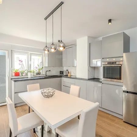 Zamare- 450 M From Center Apartman