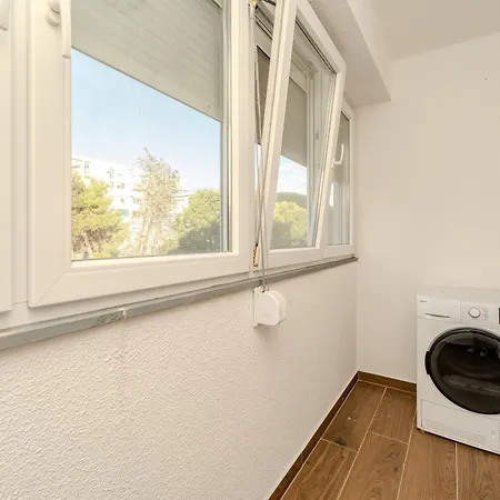 Zamare- 450 M From Center Apartman *